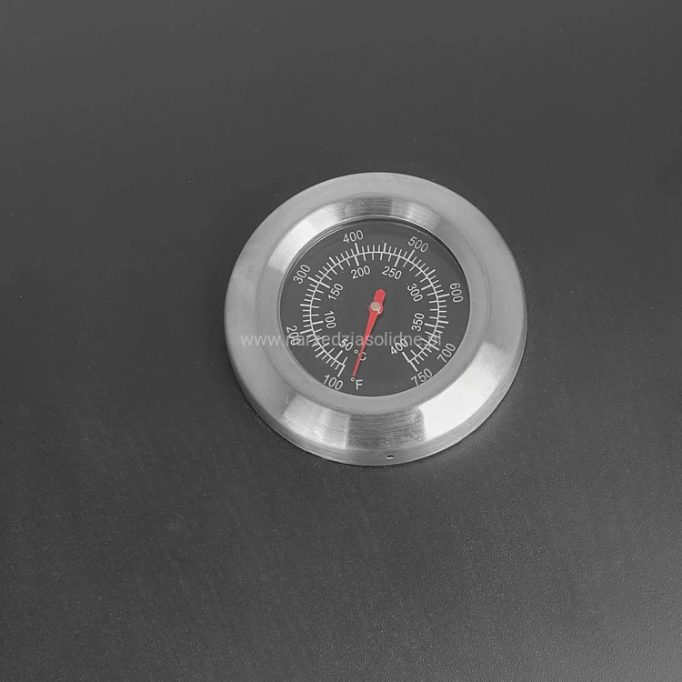 Grill gazowy, 5 palników (4+1) 15kW, cztery skrętne koła, w tym dwa z hamulcem, zapłon piezoelektryczny